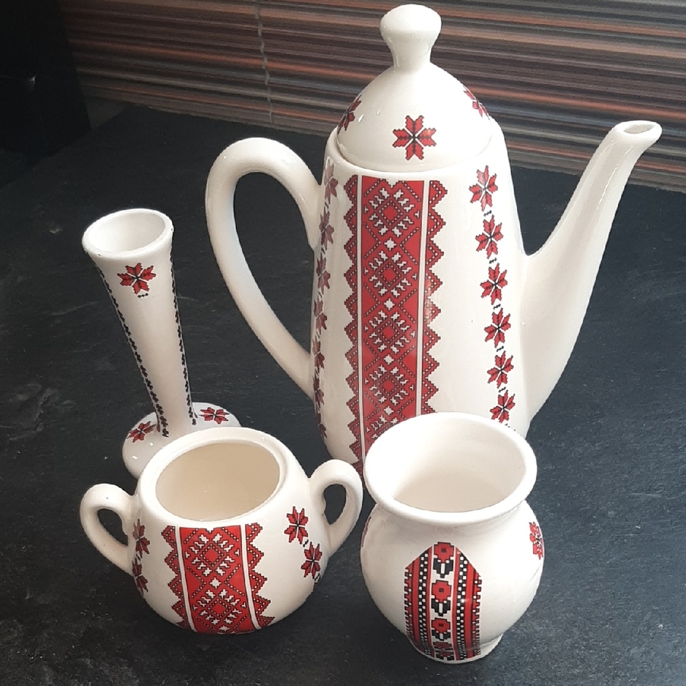 UKRANIAN🇺🇦Traditional Red and White PATTERNED Ceramic Set COFFEE POT